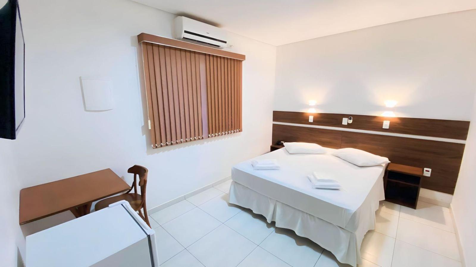 Hotel Garrafao - Rua Principal De 博伊图瓦 外观 照片